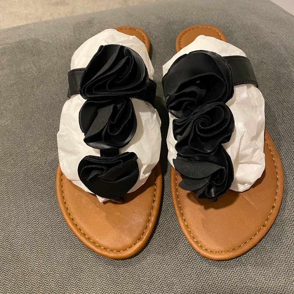 Women’s Thong Sandal- Size 7